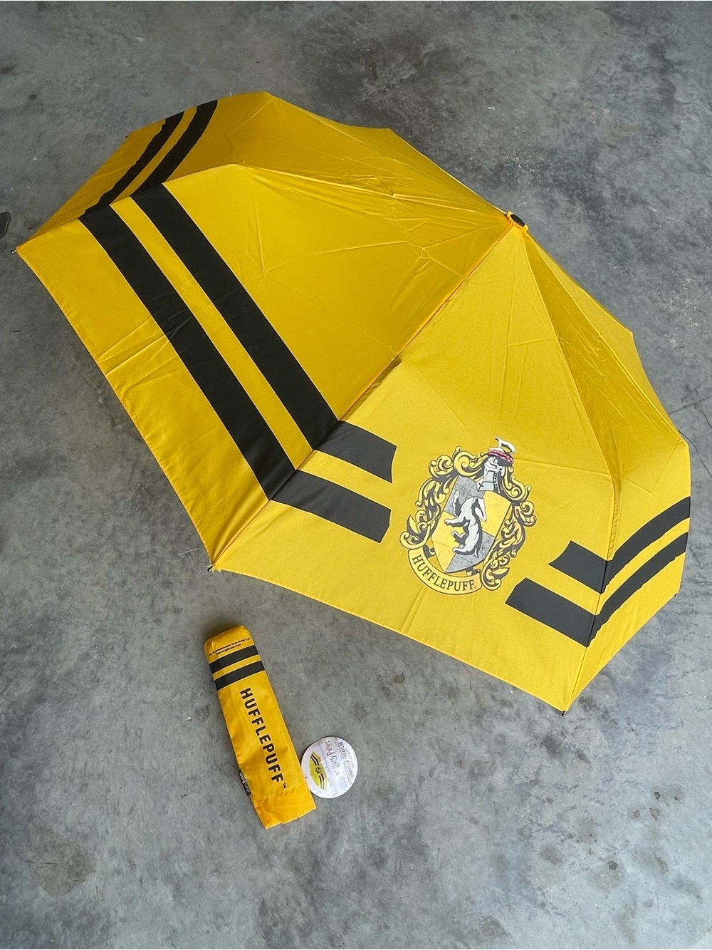 Harry Potter Hufflepuff Umbrella with Crest